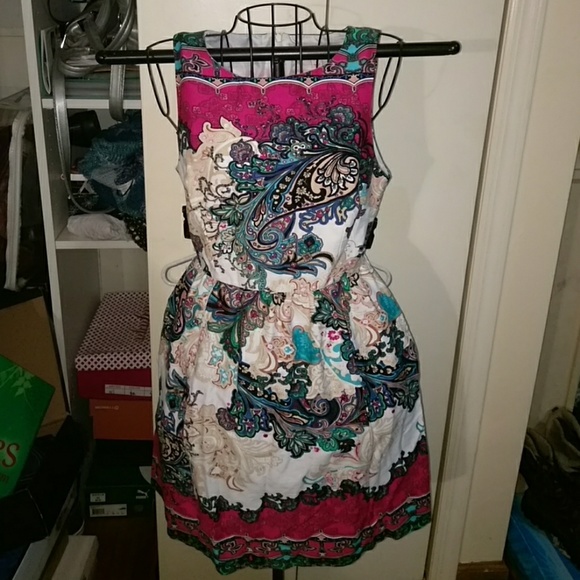 Dresses & Skirts - Paisley dress
